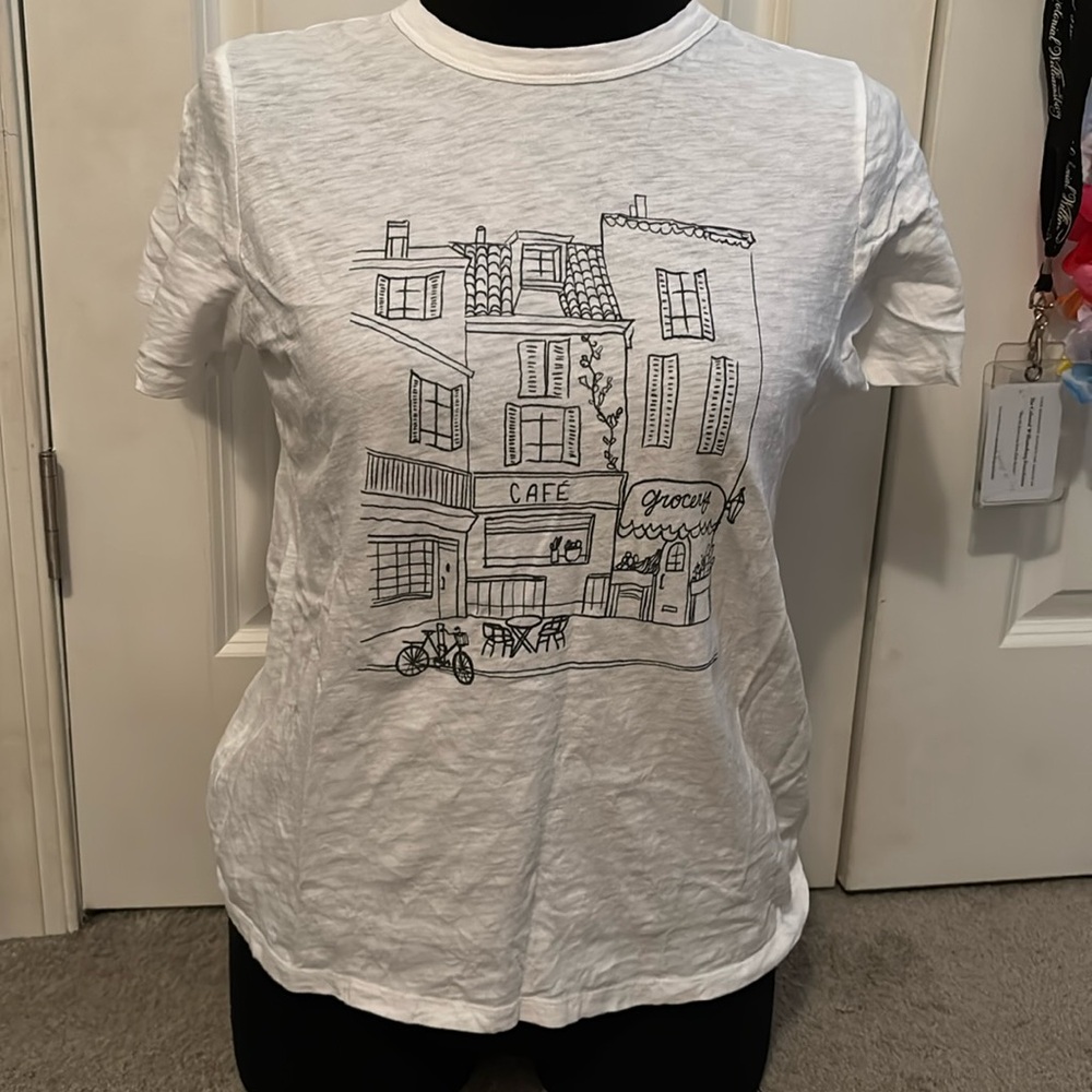 Graphic tee
